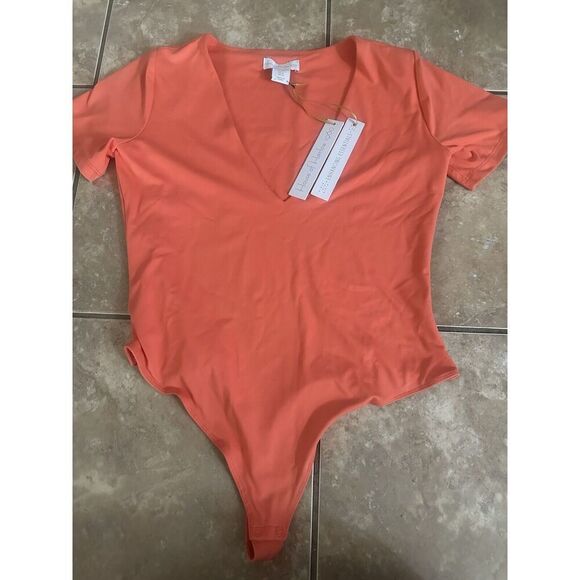 NWT House Of Harlow XL Stretch Coral V Neck Bodysuit - Picture 1 of 3